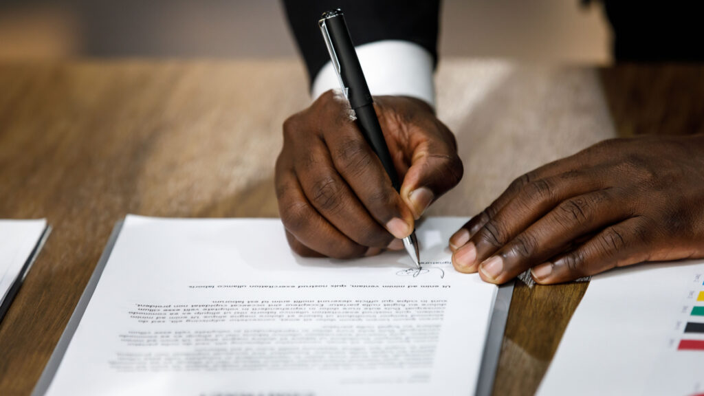 Vos_Droits_signature_contrat_Officiel_de_la_Franchise-1024x576